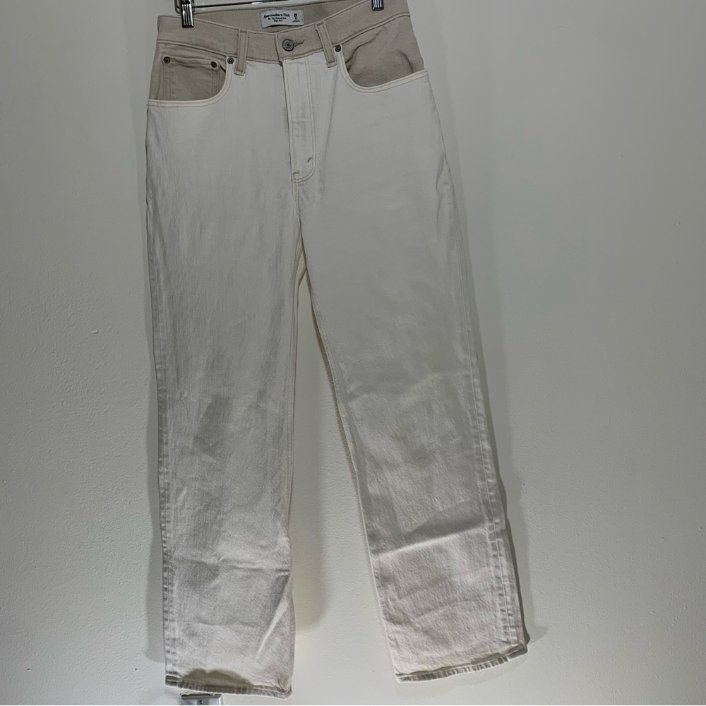 Abercrombie & Fitch ‘90s Relaxed Cream White High Rise Jeans